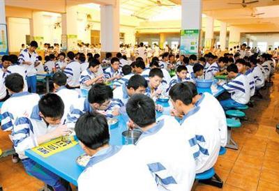 佛山里水食堂承包與工廠送餐服務 專業餐飲解決方案助力企業發展